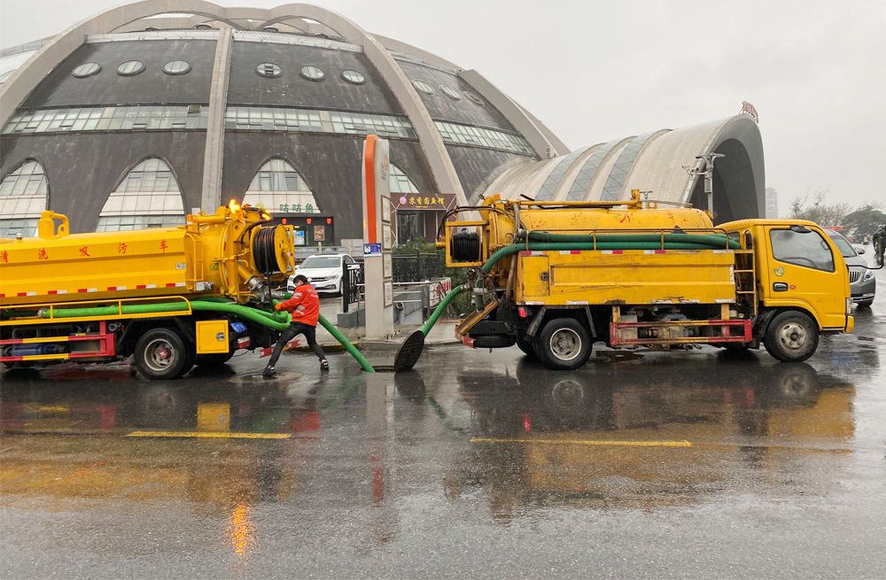 271滨江村商场管道清淤