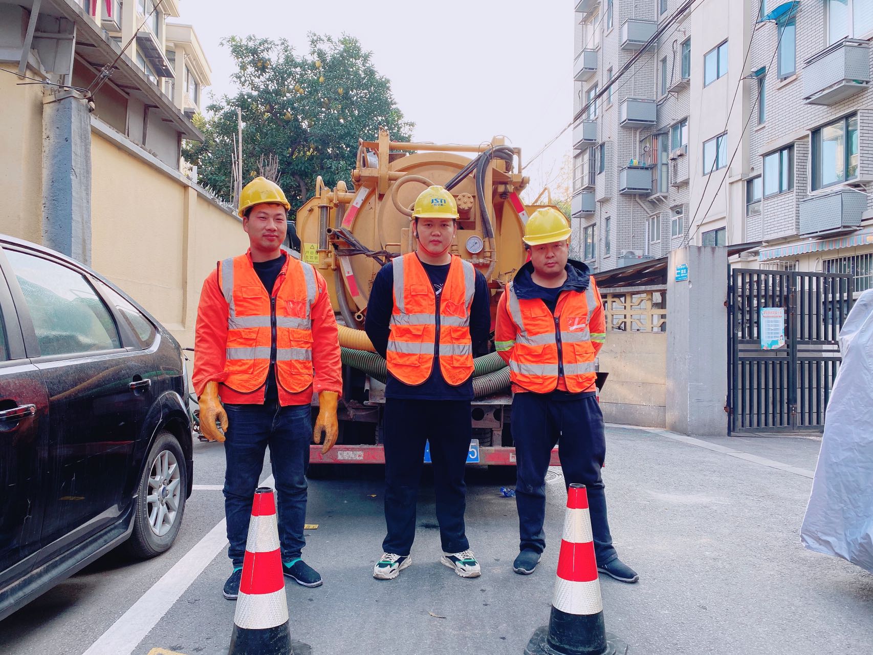 滨江村南京某小区管道清淤检测施工