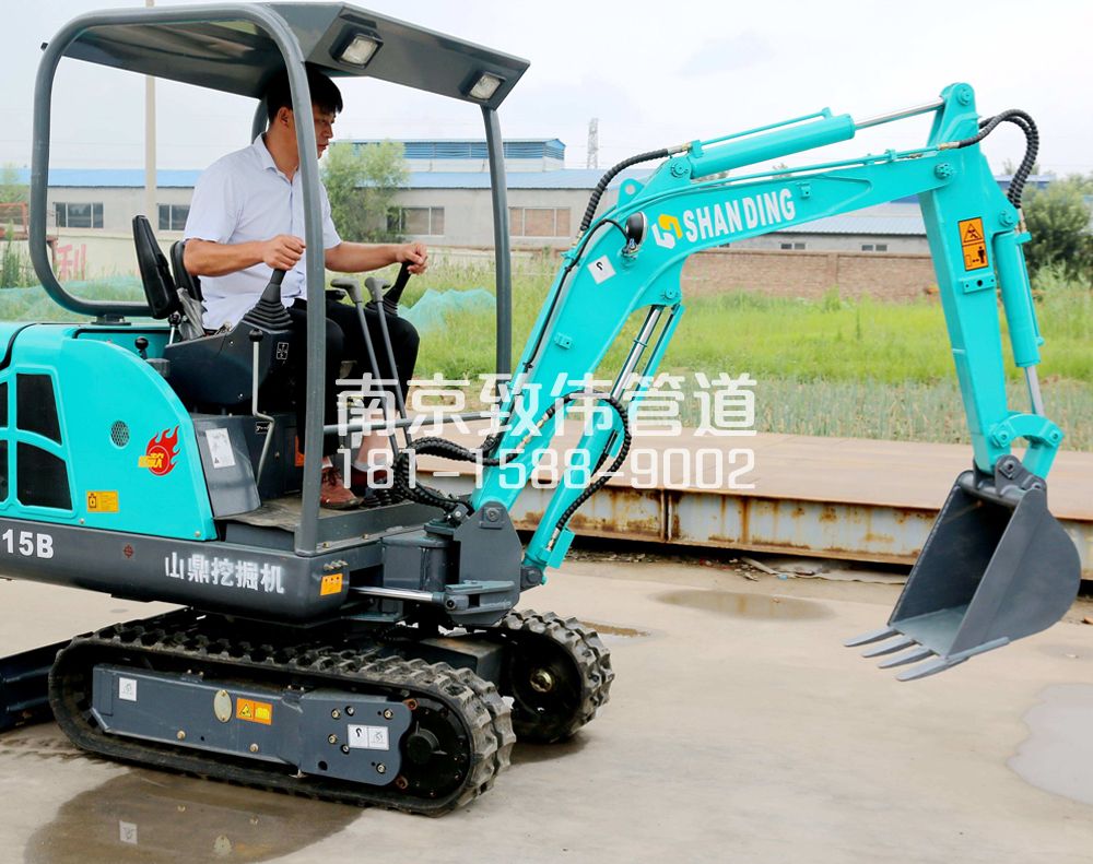 350滨江村小型挖机